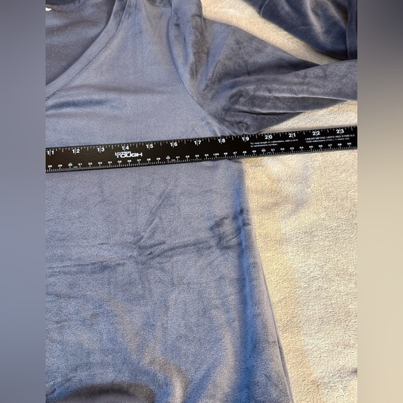 Soma Weekend Gray Velour V-neck Long Sleeve Cozy Pullover Top Size Small - Picture 5 of 10